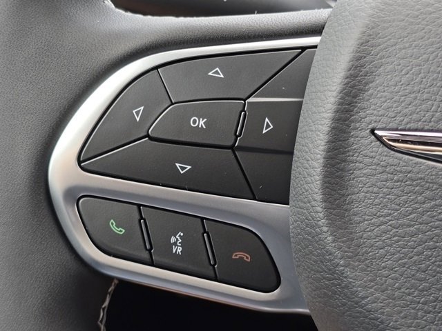 New 2025 Chrysler Pacifica Select w/ Fav Edition Package image 16