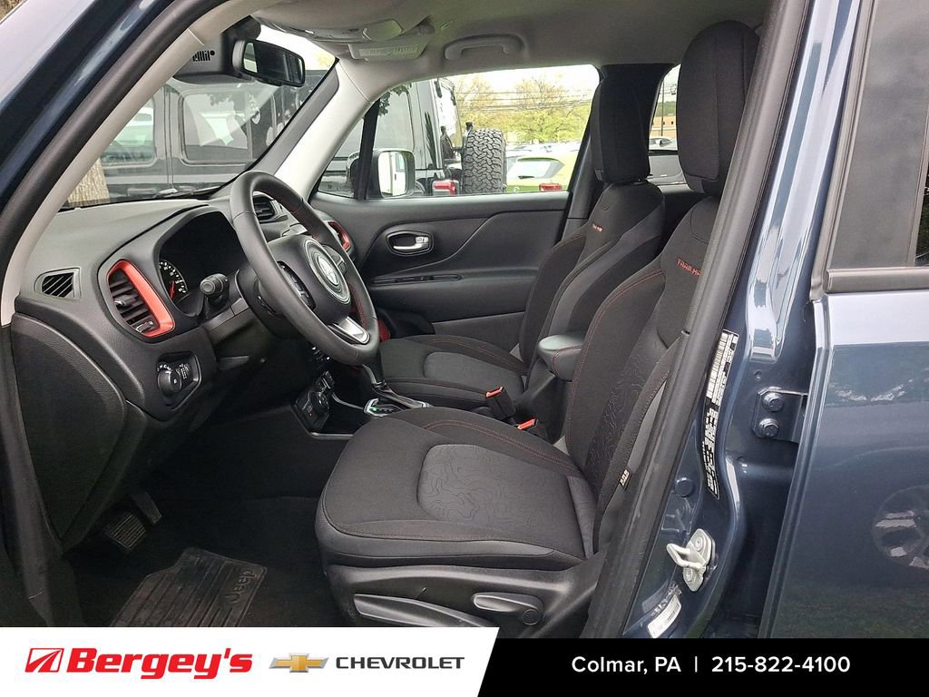 Used 2023 Jeep Renegade Trailhawk AWD/4WD image 16