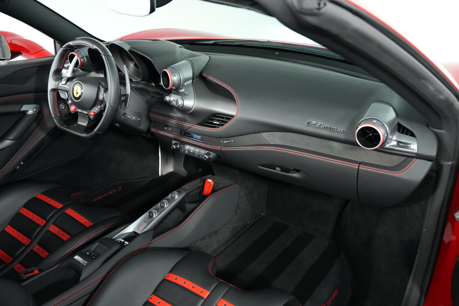 Used 2022 Ferrari F8 Spider RWD image 40
