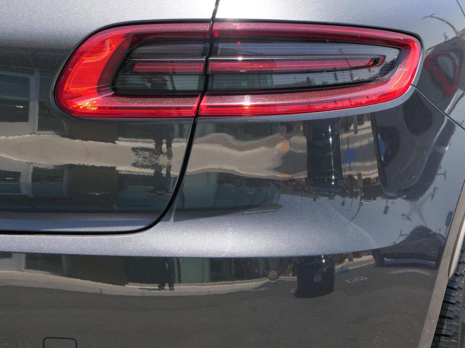 Used 2018 Porsche Macan Sport Edition w/ Premium Package Plus AWD/4WD image 4