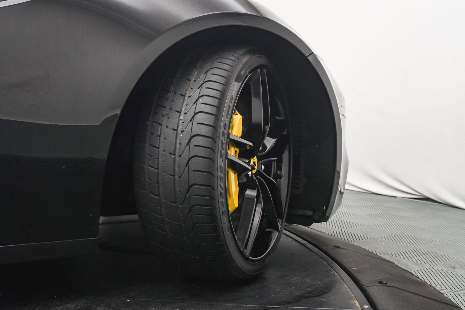 Used 2015 Ferrari FF image 35