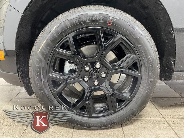 New 2026 Ford Maverick XLT w/ XLT Luxury Package AWD/4WD image 7