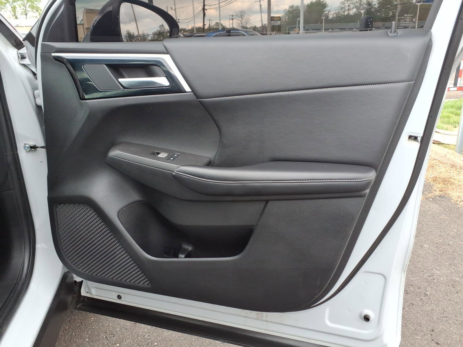 Used 2022 Mitsubishi Outlander SEL Black Edition image 30