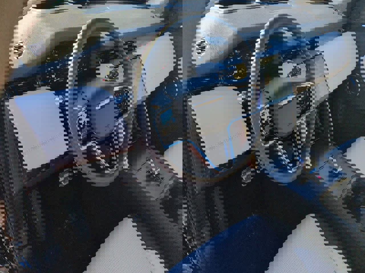 New 2026 Land Rover Discovery Sport Landmark image 2