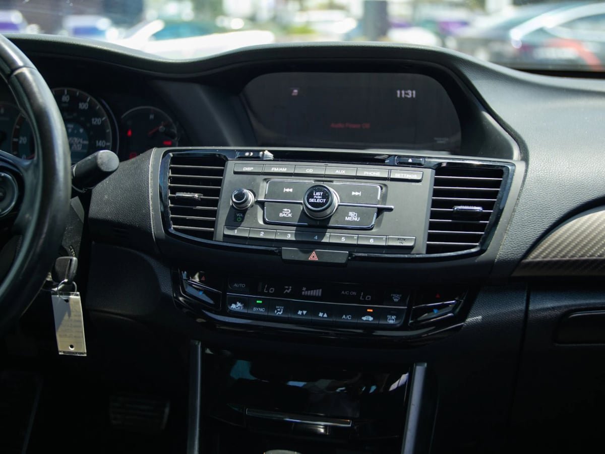 Used 2016 Honda Accord Sport image 27