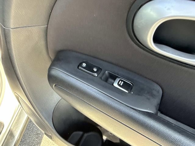 Used 2018 Kia Soul + image 17