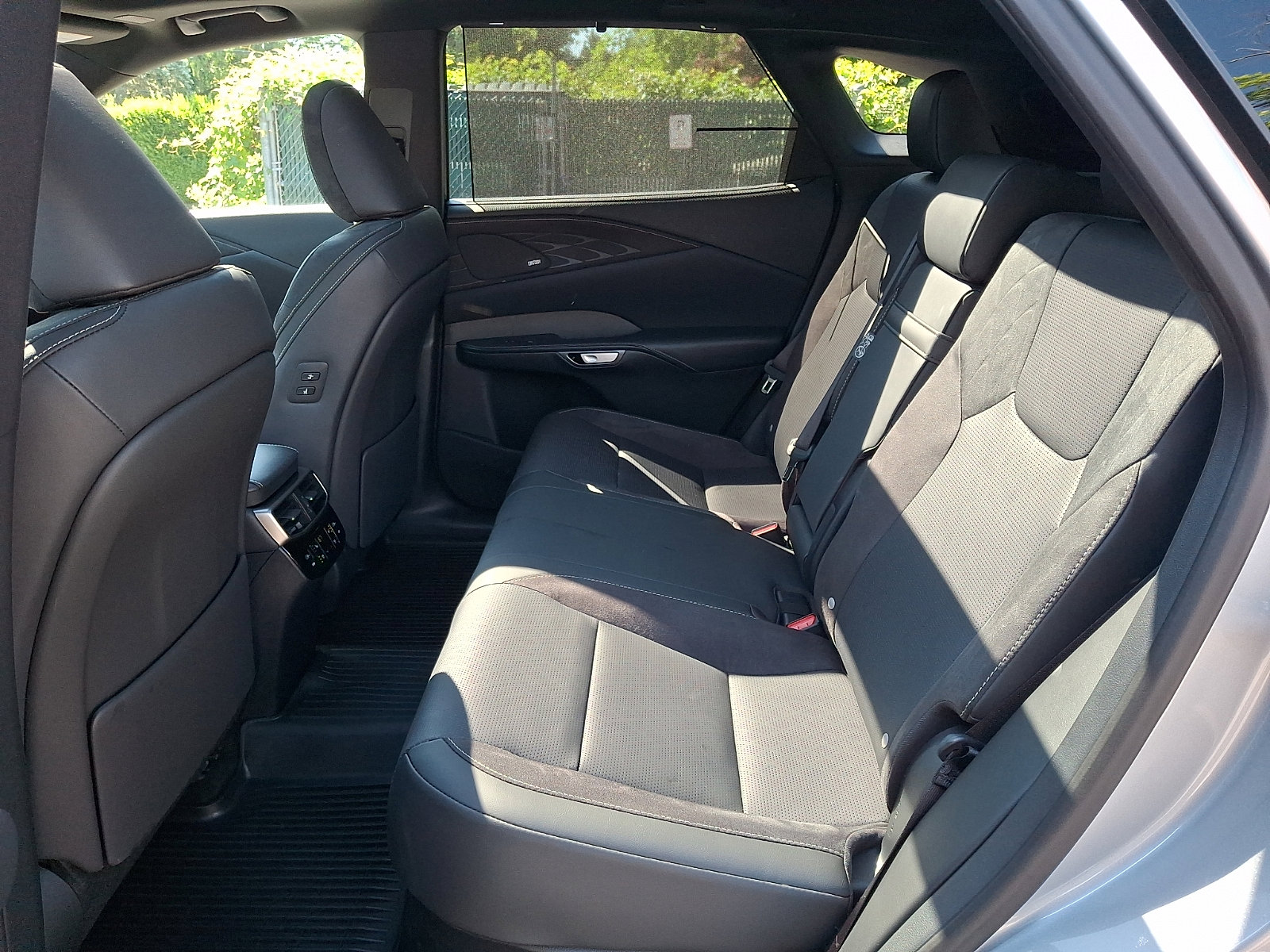 Used 2026 Lexus RX 450h AWD image 10