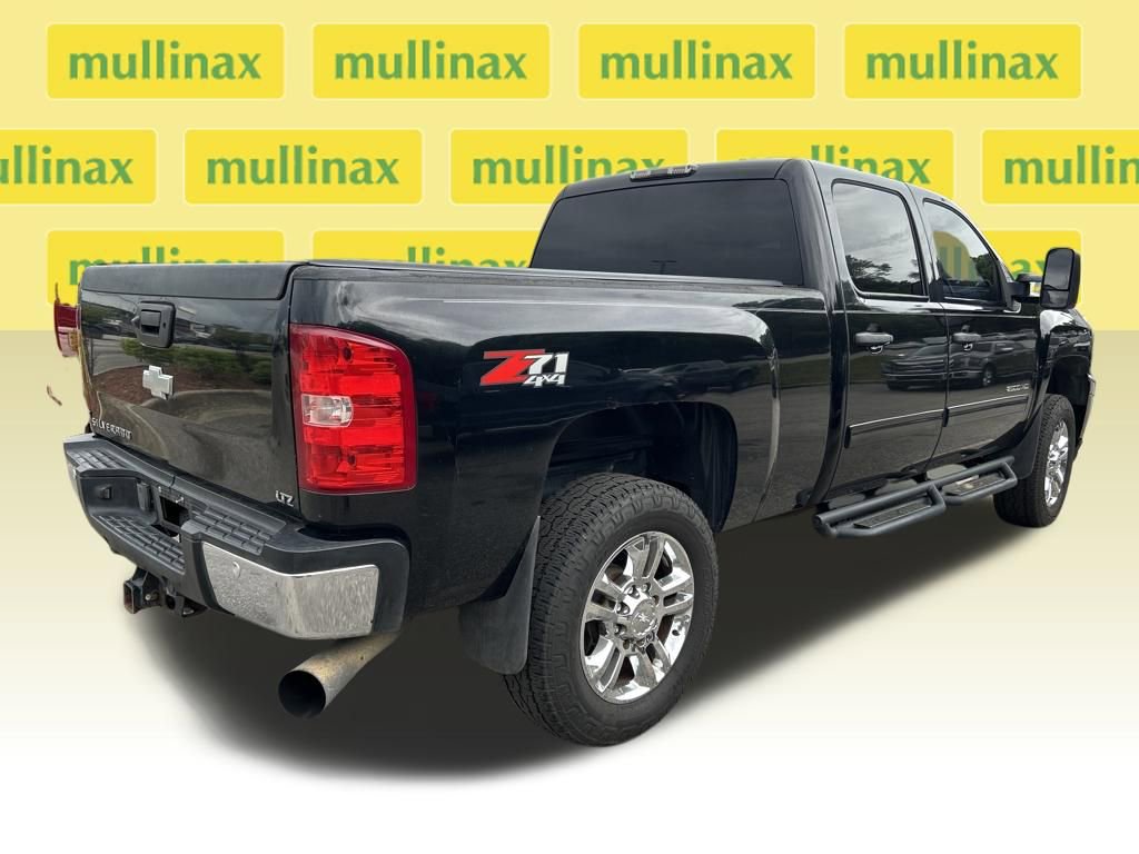 Used 2013 Chevrolet Silverado 2500 LT w/ Interior Plus Package image 2