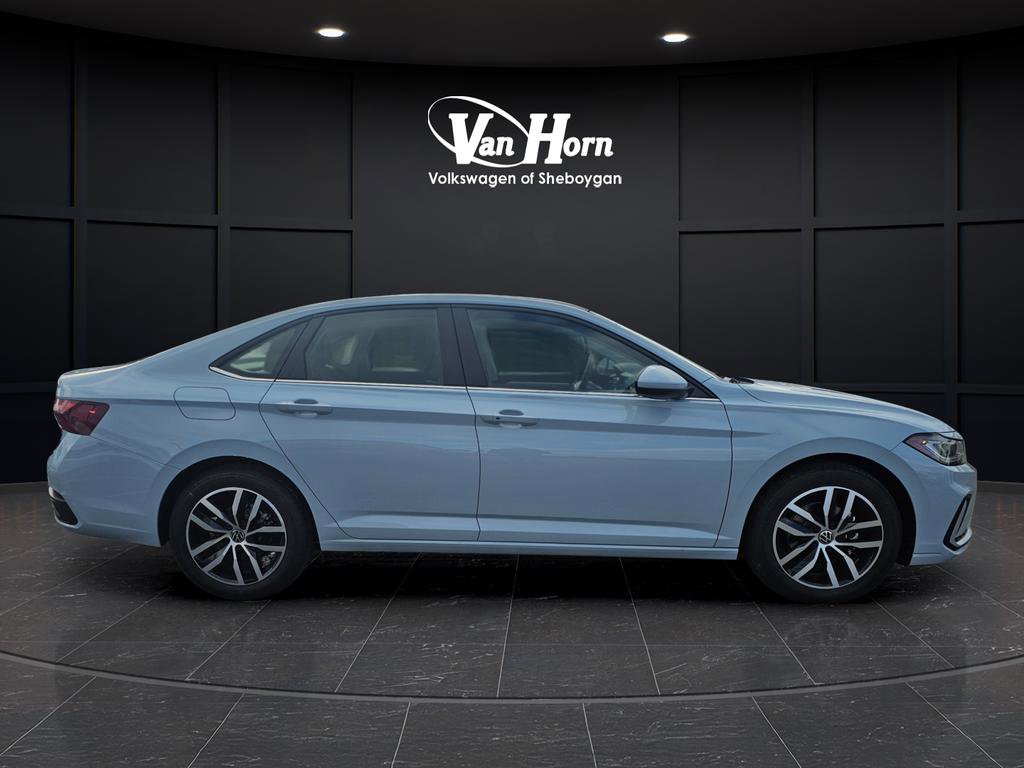 New 2026 Volkswagen Jetta SE FWD image 2