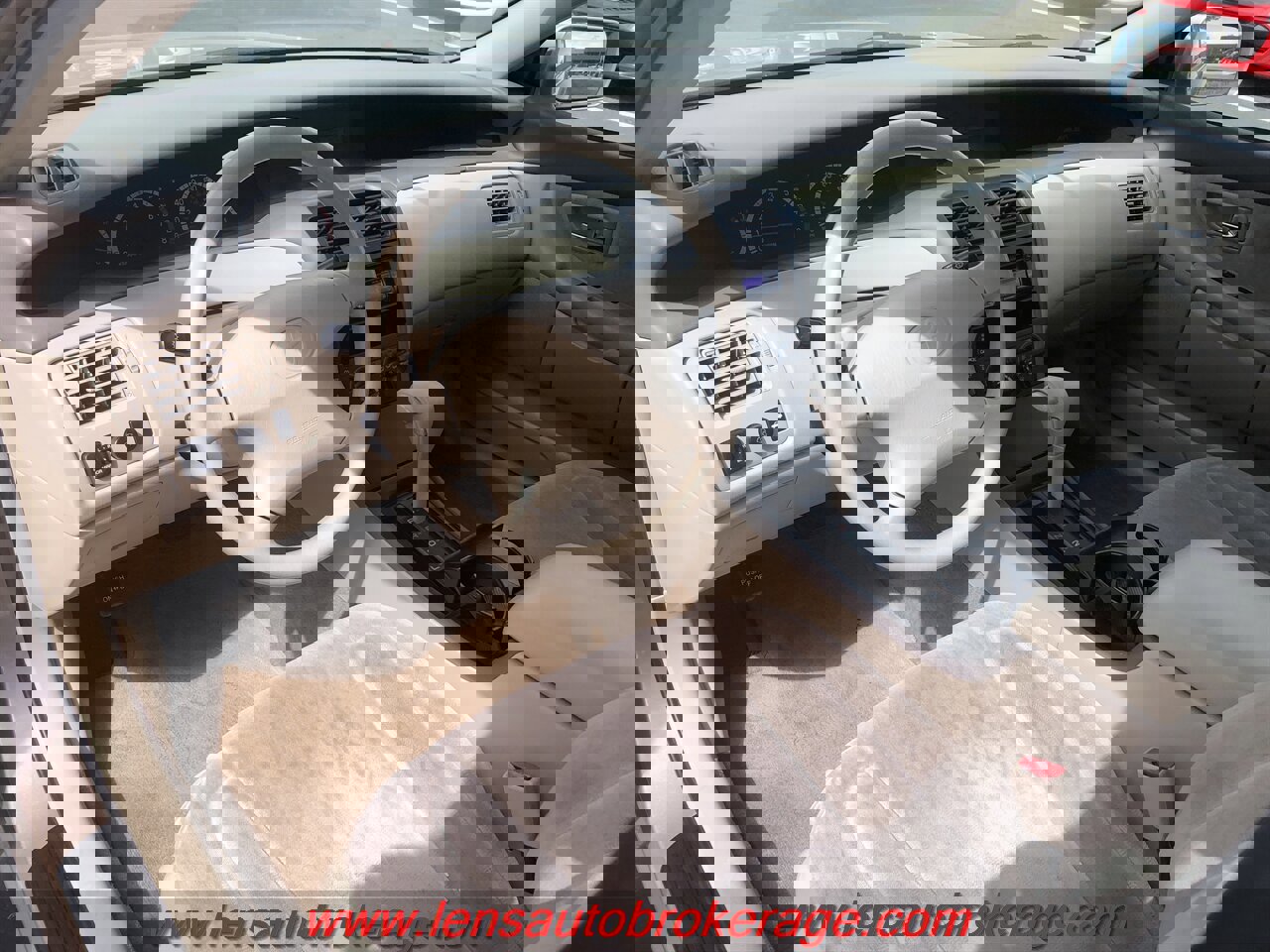 Used 2001 Toyota Avalon XLS image 10