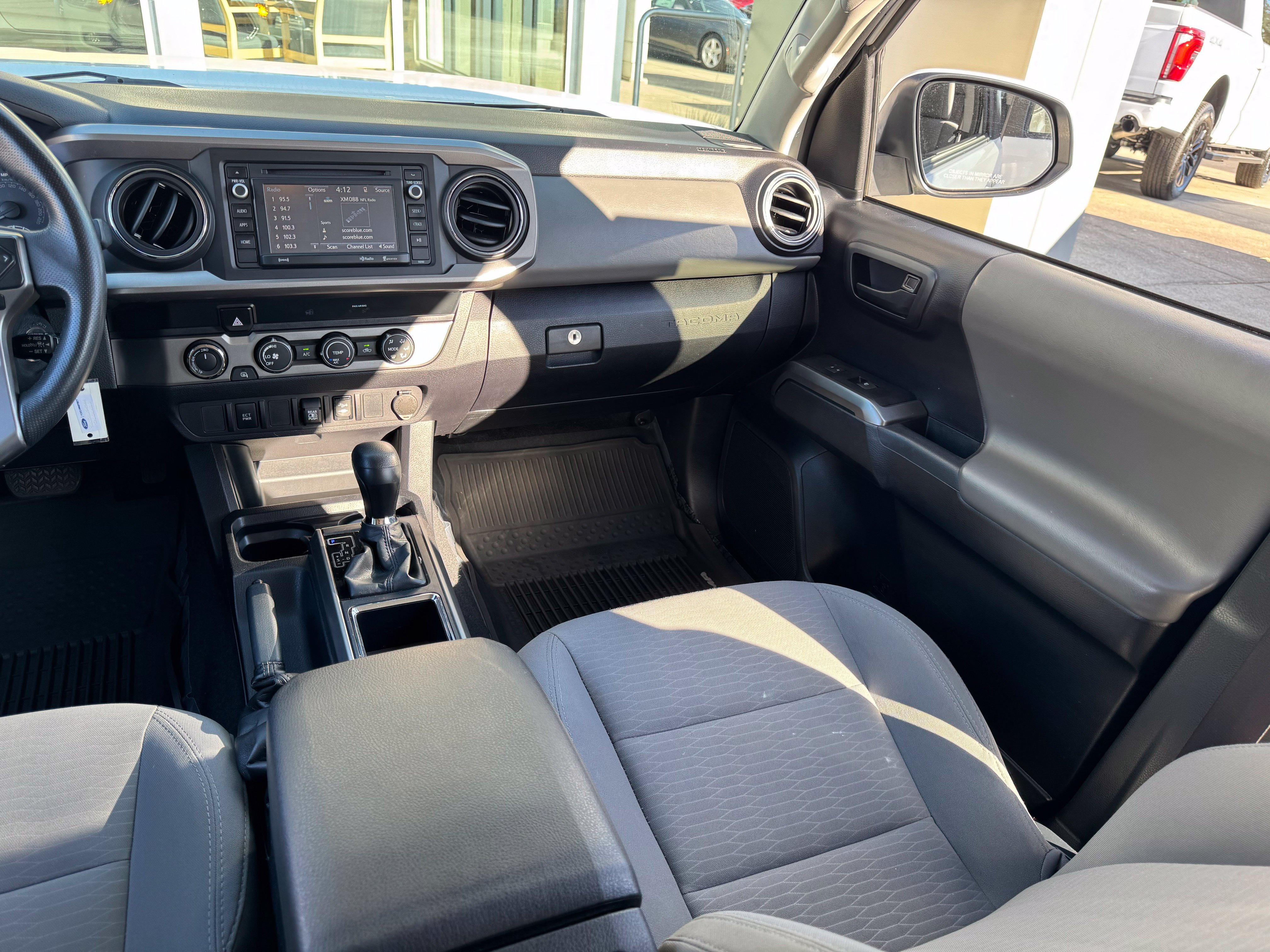Used 2019 Toyota Tacoma SR5 AWD/4WD image 22
