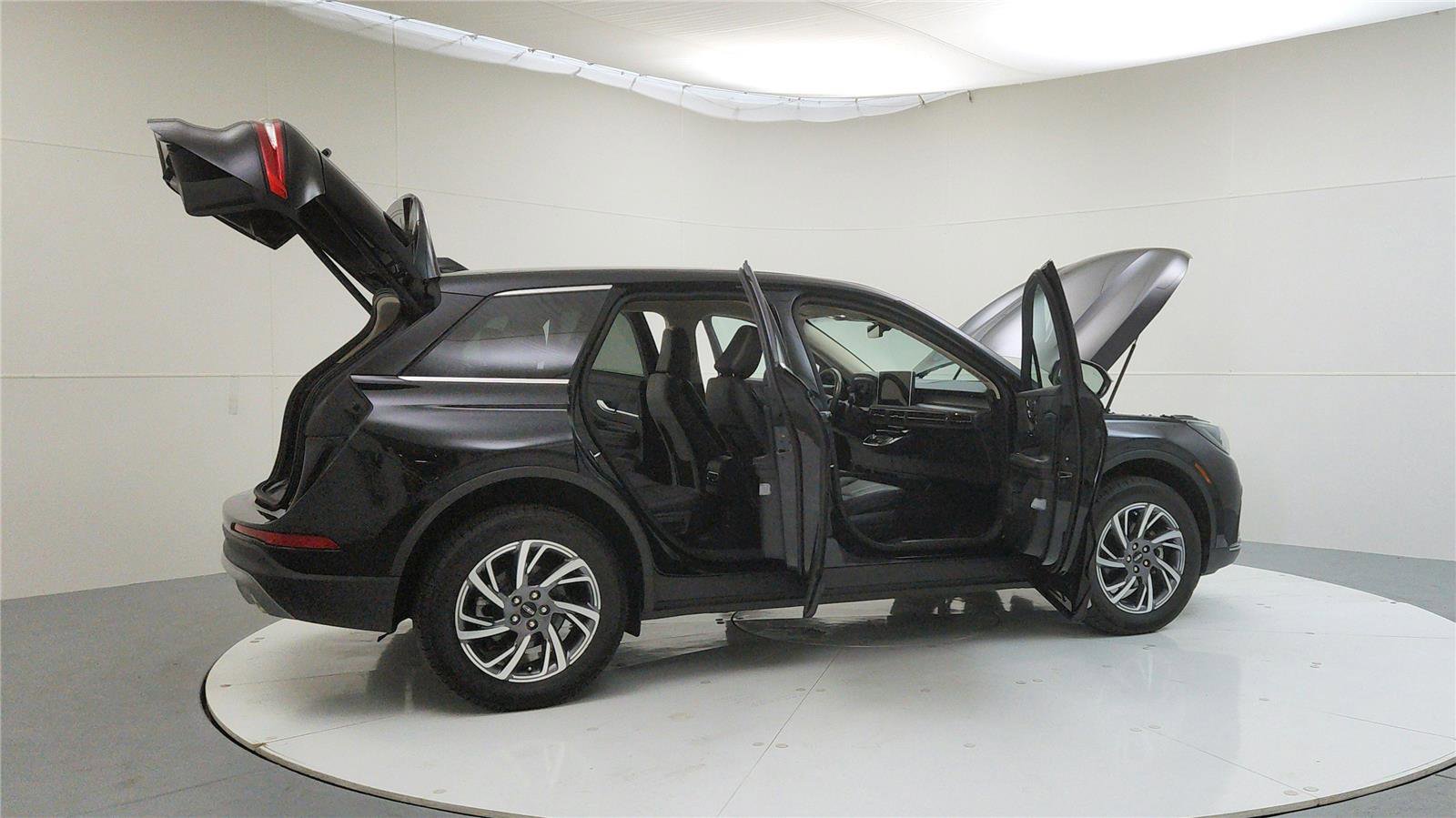 Used 2023 Lincoln Corsair AWD w/ Equipment Group 101A image 13