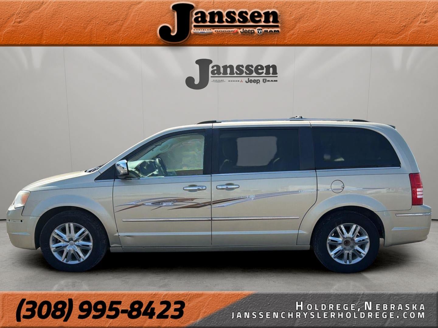Used 2010 Chrysler Town & Country Limited w/ Entertainment Group #3 FWD image 1