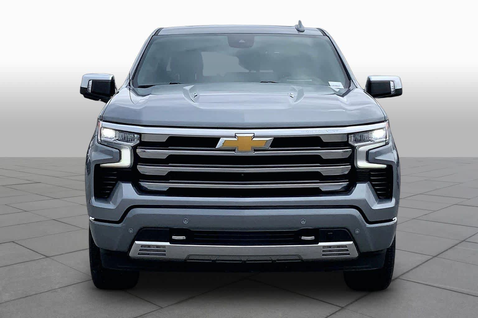 Used 2023 Chevrolet Silverado 1500 High Country w/ High Country Premium Package AWD/4WD image 4