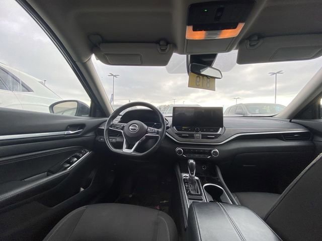 Used 2023 Nissan Altima 2.5 SV w/ SV Premium Package image 5