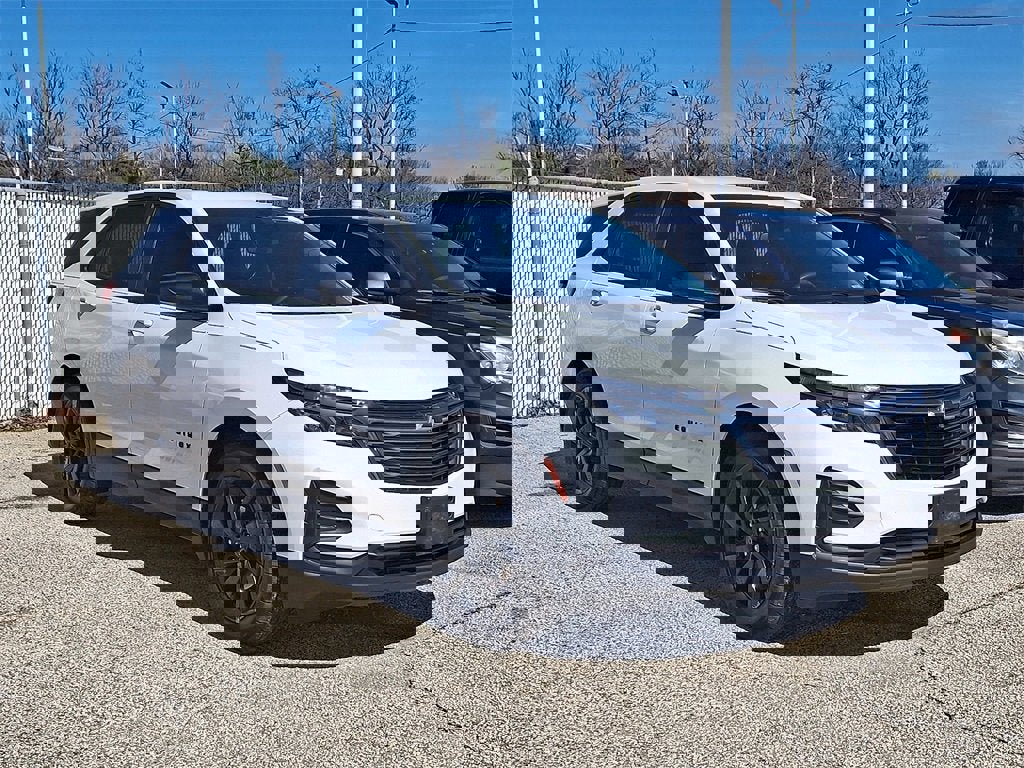 Used 2024 Chevrolet Equinox LS w/ LS Convenience Package image 4