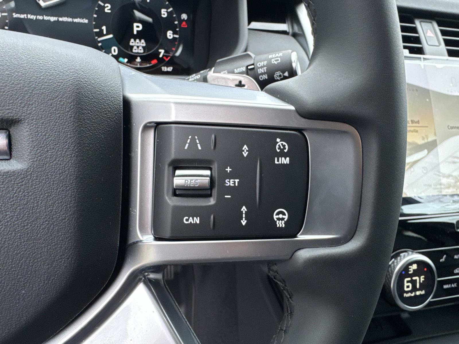Used 2025 Land Rover Discovery S AWD/4WD image 30