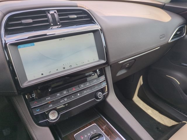 Used 2020 Jaguar F-PACE Prestige AWD/4WD image 11