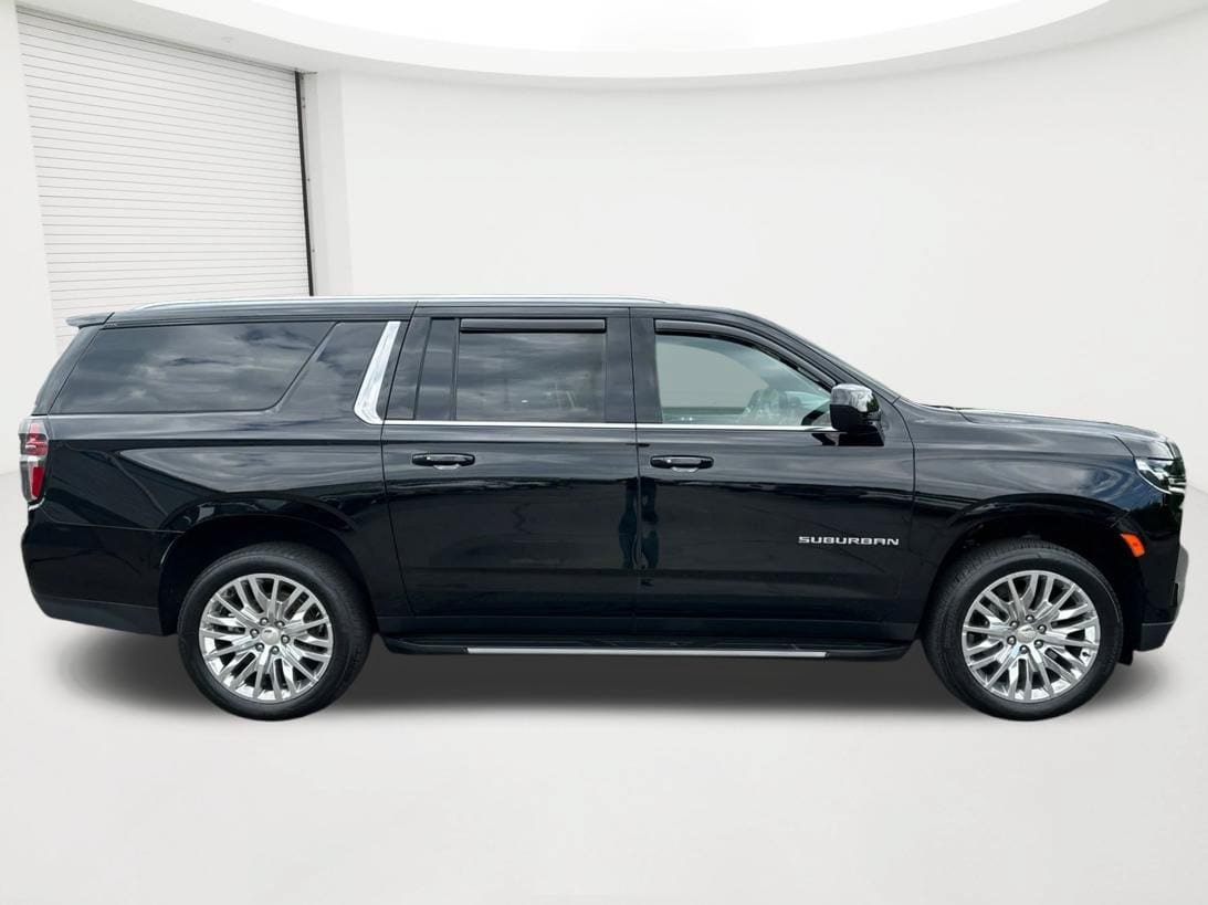 Used 2024 Chevrolet Suburban LS w/ Driver Alert Package AWD/4WD image 4