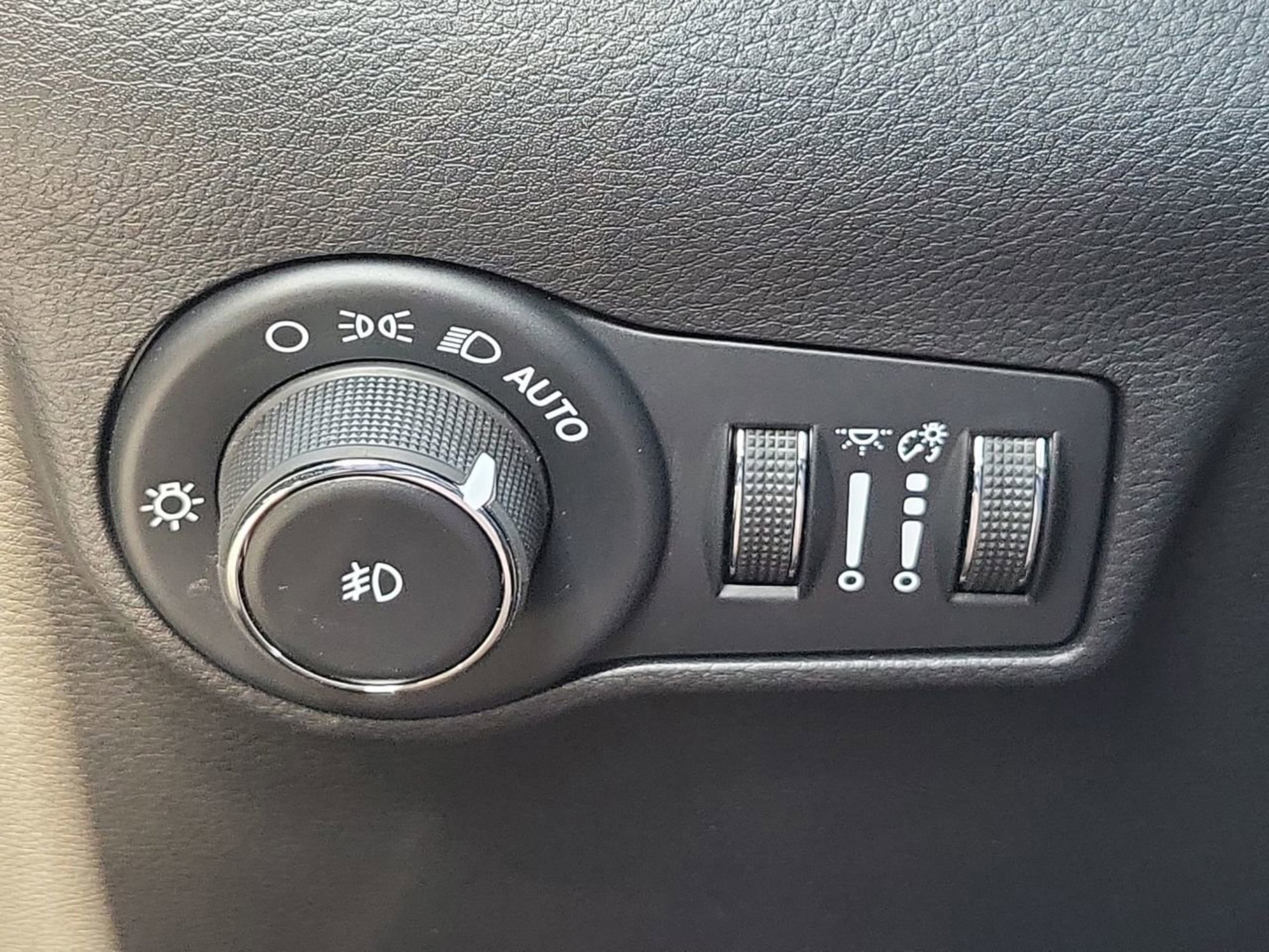 New 2026 Jeep Compass Latitude image 15