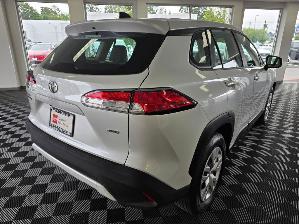 Used 2024 Toyota Corolla Cross L AWD/4WD image 3