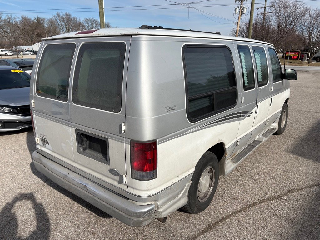 Used 2002 Ford E-150 and Econoline 150 image 4