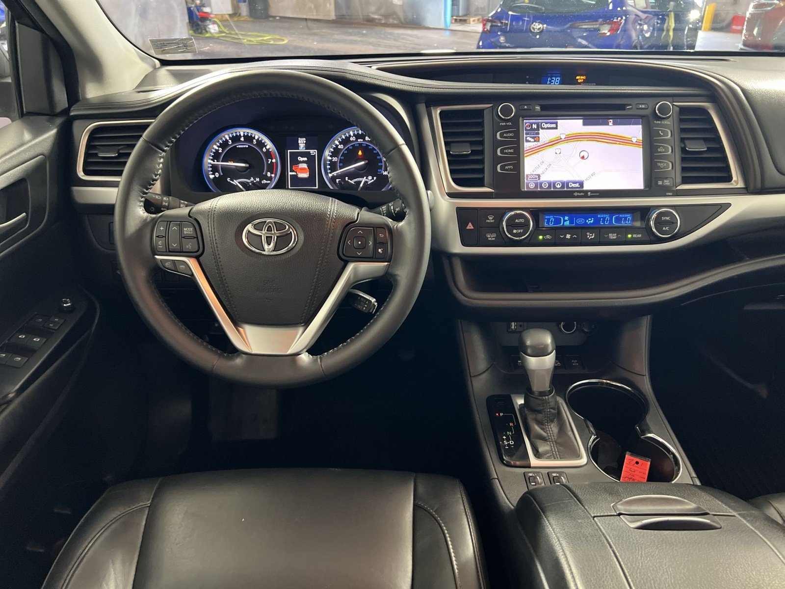 Used 2015 Toyota Highlander XLE AWD/4WD image 23