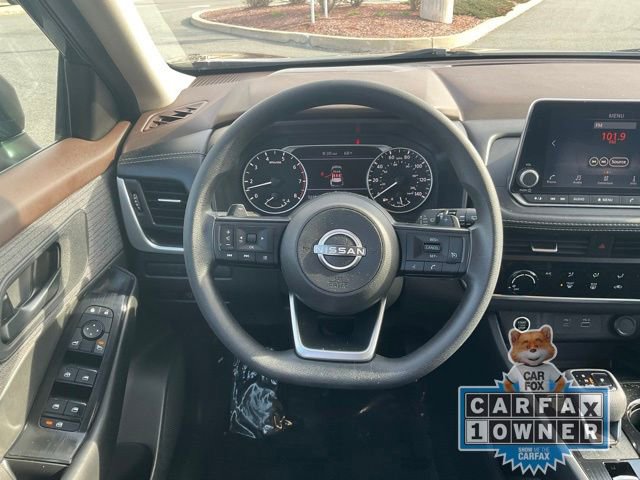 Used 2023 Nissan Rogue S image 15
