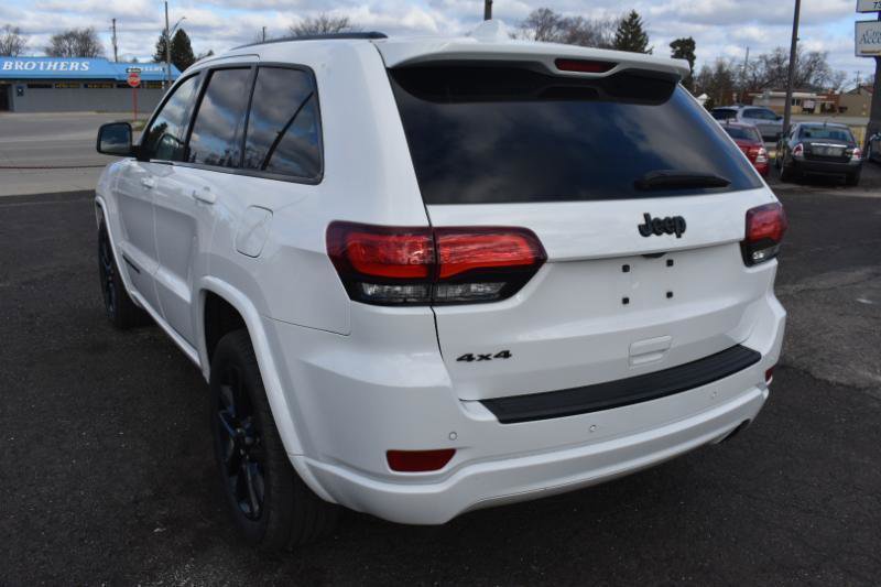 Used 2020 Jeep Grand Cherokee Altitude AWD/4WD image 5