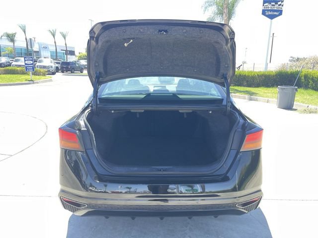 Used 2024 Nissan Altima 2.5 SV FWD image 24