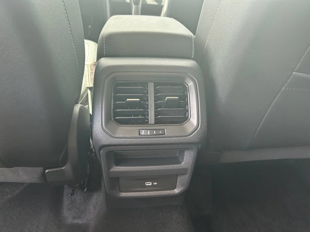Certified 2022 Volkswagen Taos SE FWD image 44