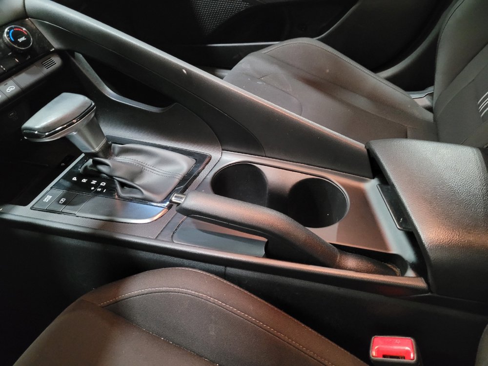 Used 2025 Hyundai Elantra Sport FWD image 26