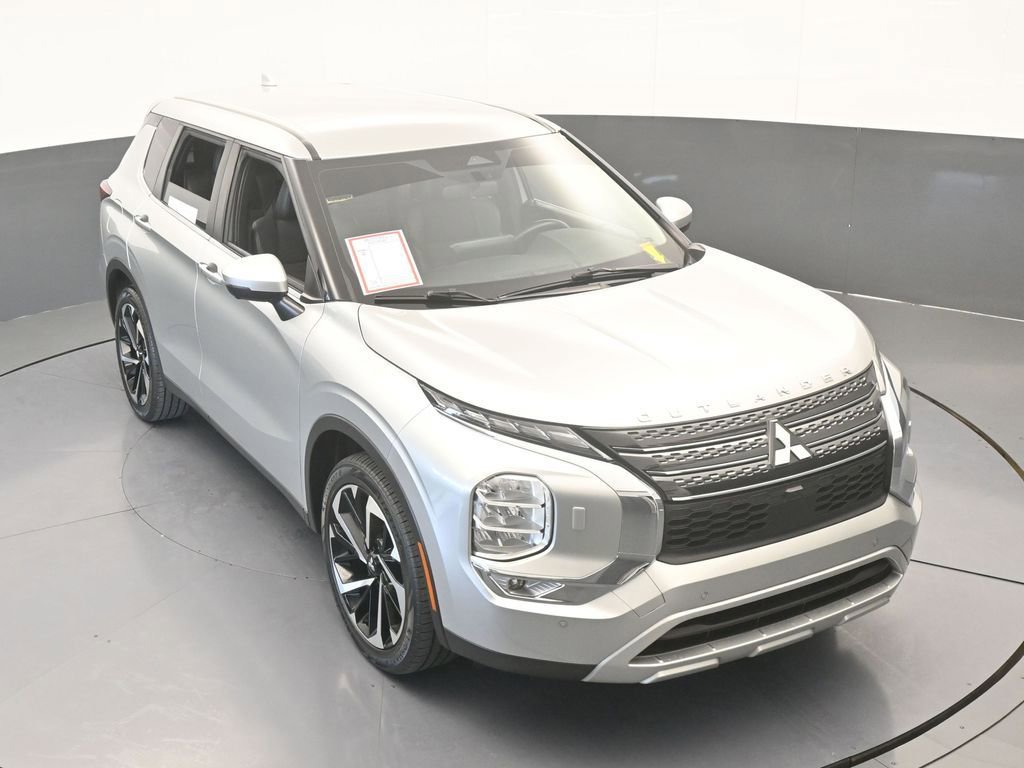 Used 2022 Mitsubishi Outlander SE image 65