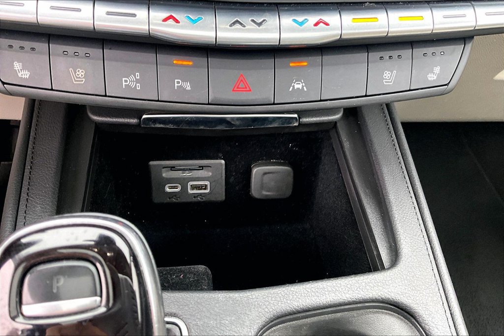 Used 2023 Cadillac XT4 Premium Luxury w/ Enhanced Visibility Package FWD image 26