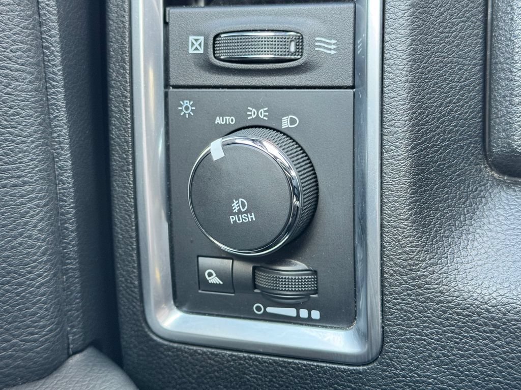 Used 2024 RAM 1500 Warlock AWD/4WD image 30