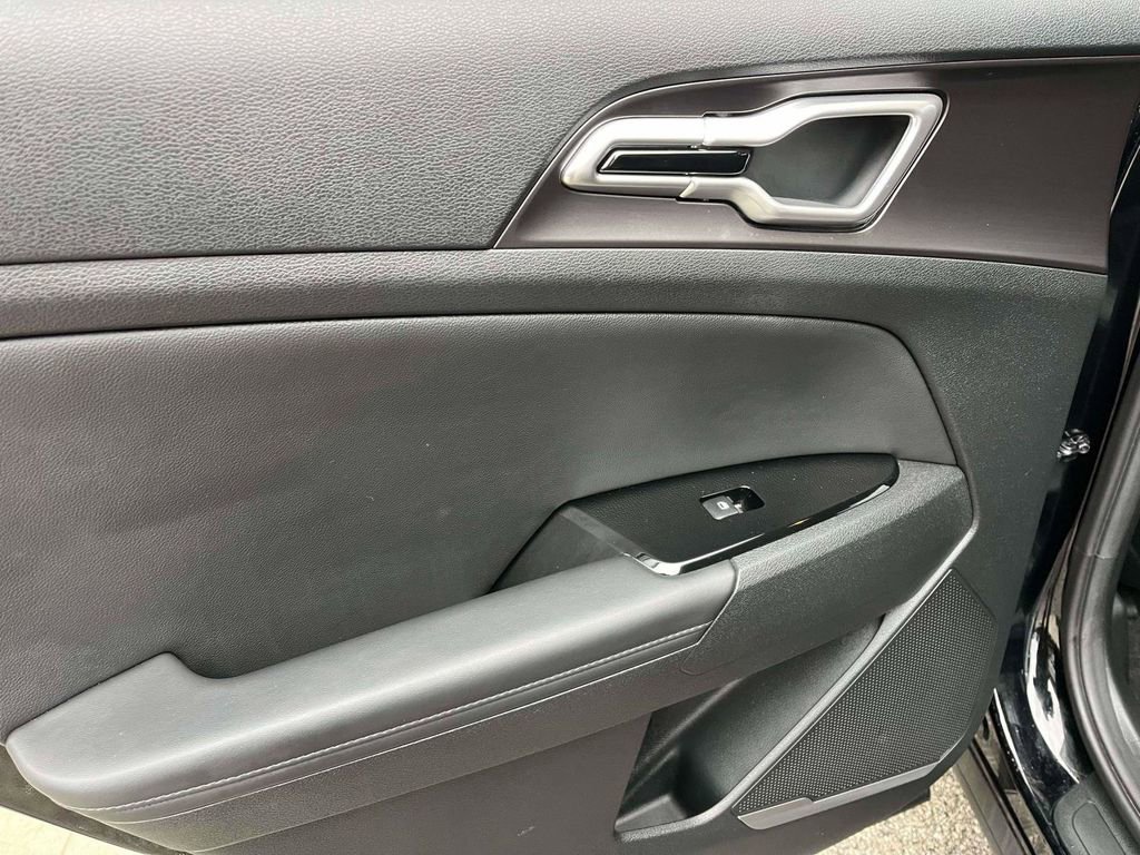 Used 2024 Kia Sportage EX image 5