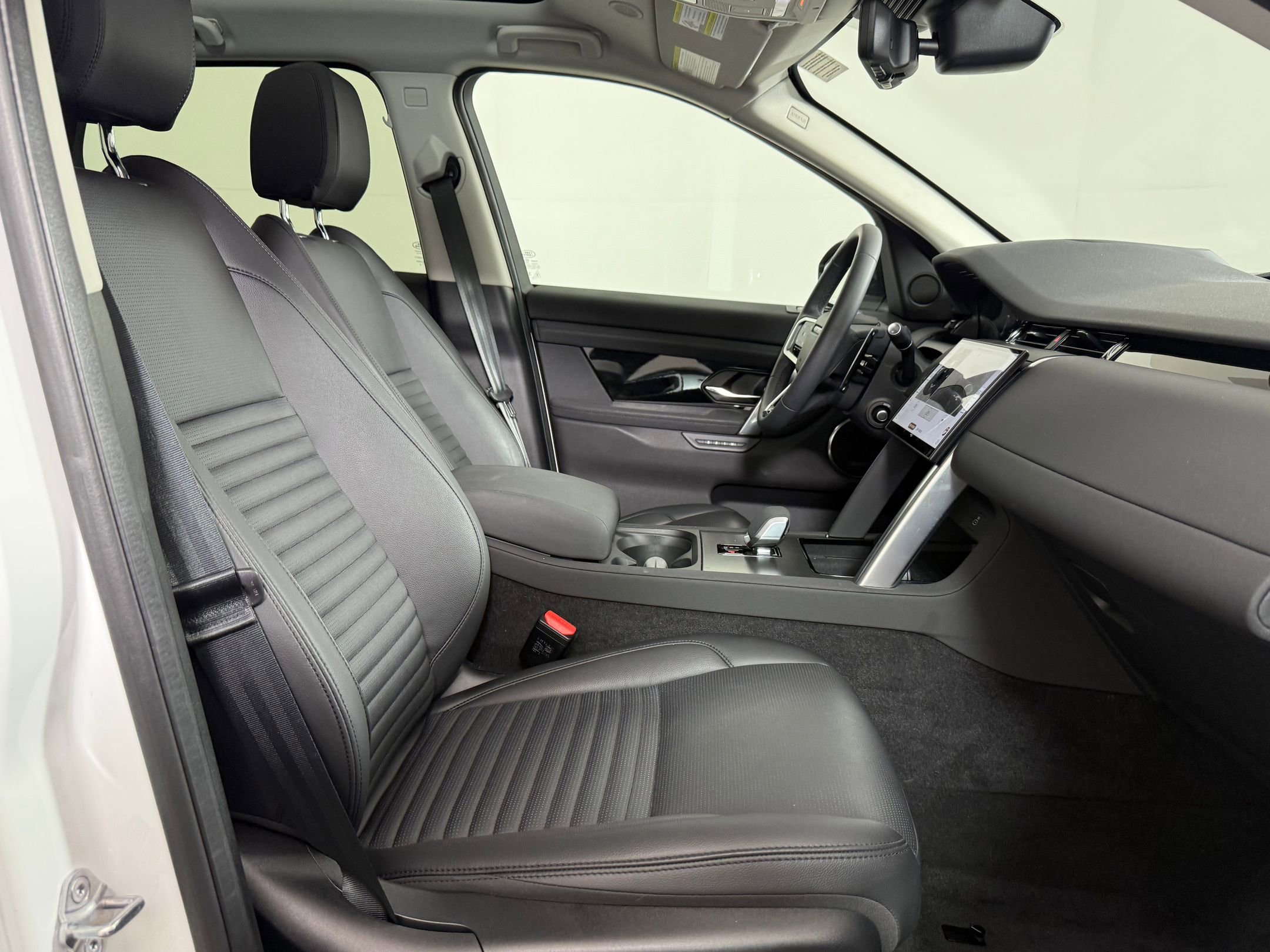 Certified 2024 Land Rover Discovery Sport S image 26