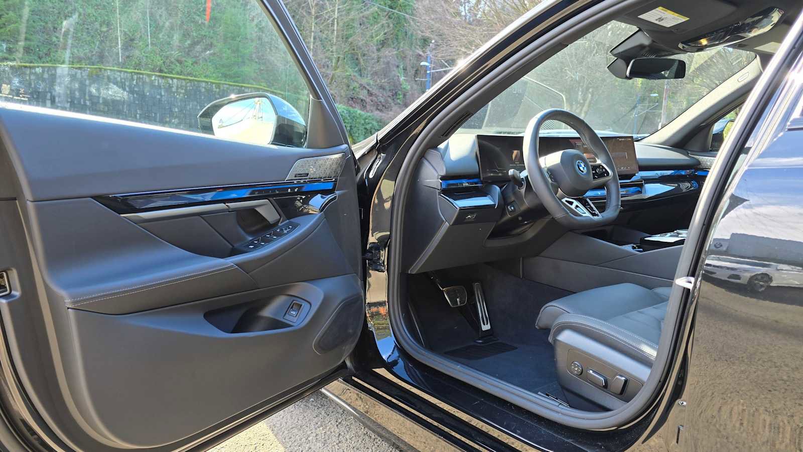 Used 2025 BMW i5 xDrive40 w/ M Sport Package image 19