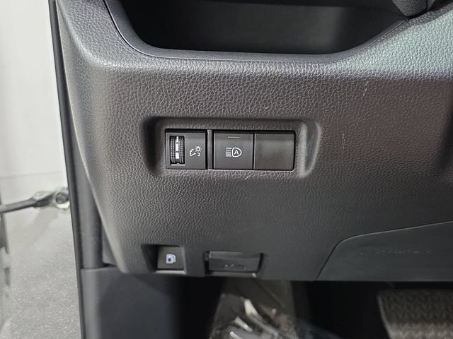 Certified 2025 Toyota RAV4 LE AWD/4WD image 23