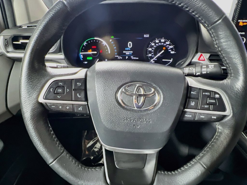 Used 2025 Toyota Sienna XLE FWD image 15