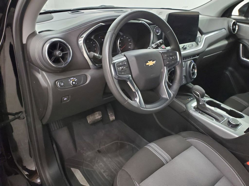 Used 2024 Chevrolet Blazer LT w/ Convenience Package FWD image 10