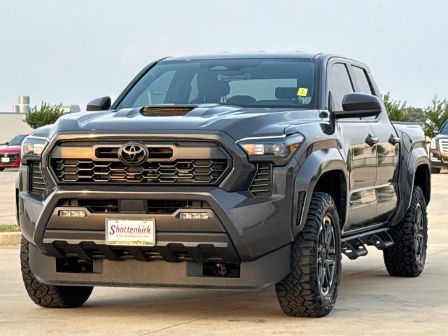 Used 2025 Toyota Tacoma TRD Sport w/ Blackout Package (GST) AWD/4WD image 3