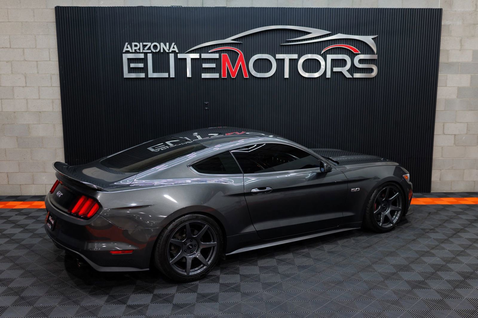 Used 2017 Ford Mustang GT Premium w/ GT Performance Package RWD image 18