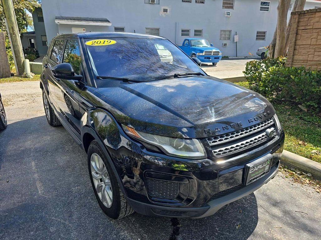 Used 2019 Land Rover Range Rover Evoque SE image 4