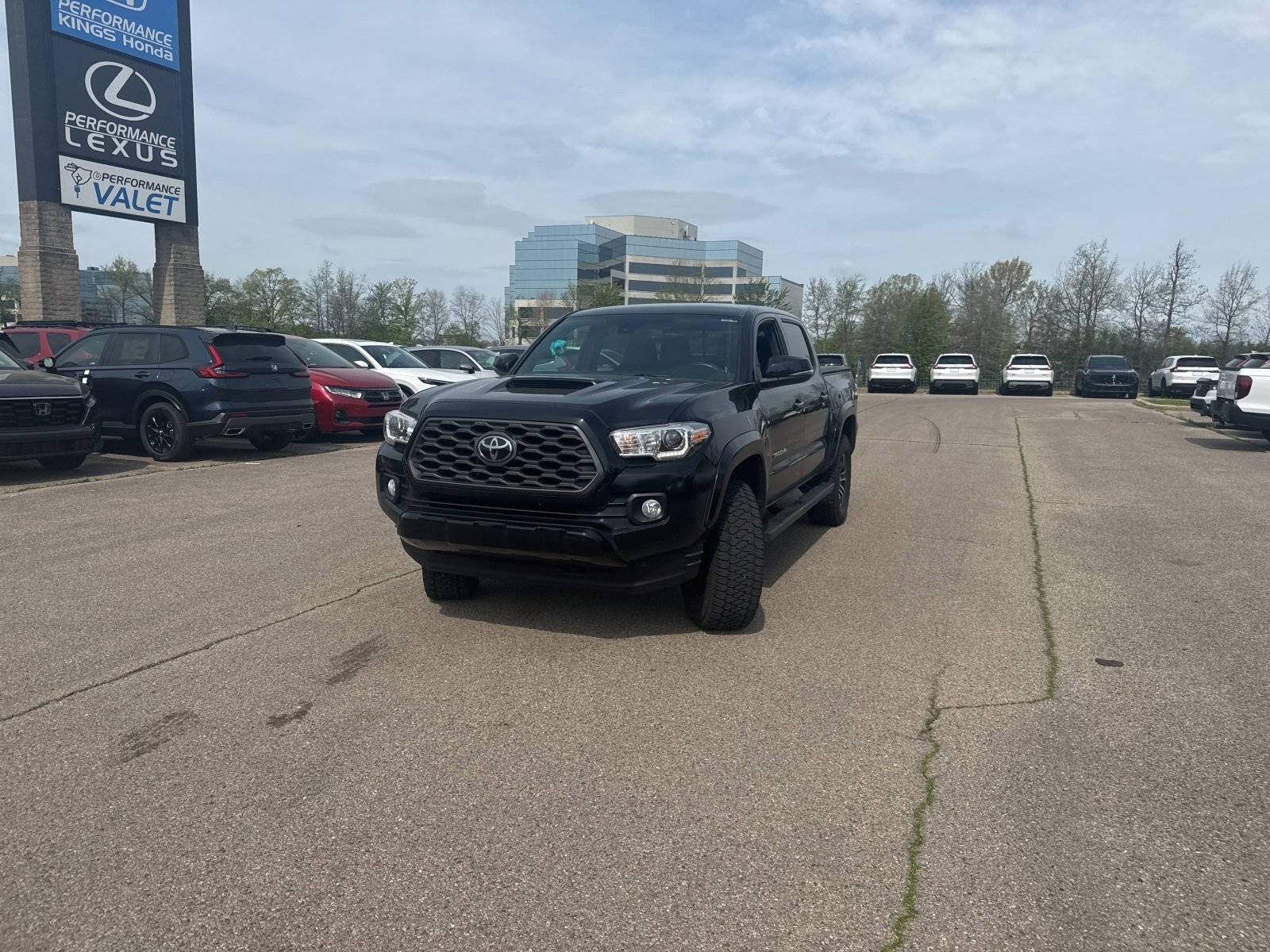 Used 2021 Toyota Tacoma TRD Sport w/ Technology Package image 15
