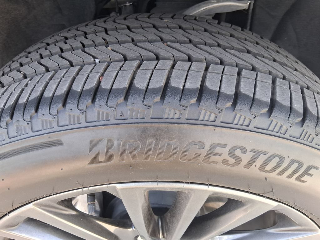 Used 2026 Cadillac Escalade Platinum Sport w/ LPO, Floor Liner Package RWD image 30