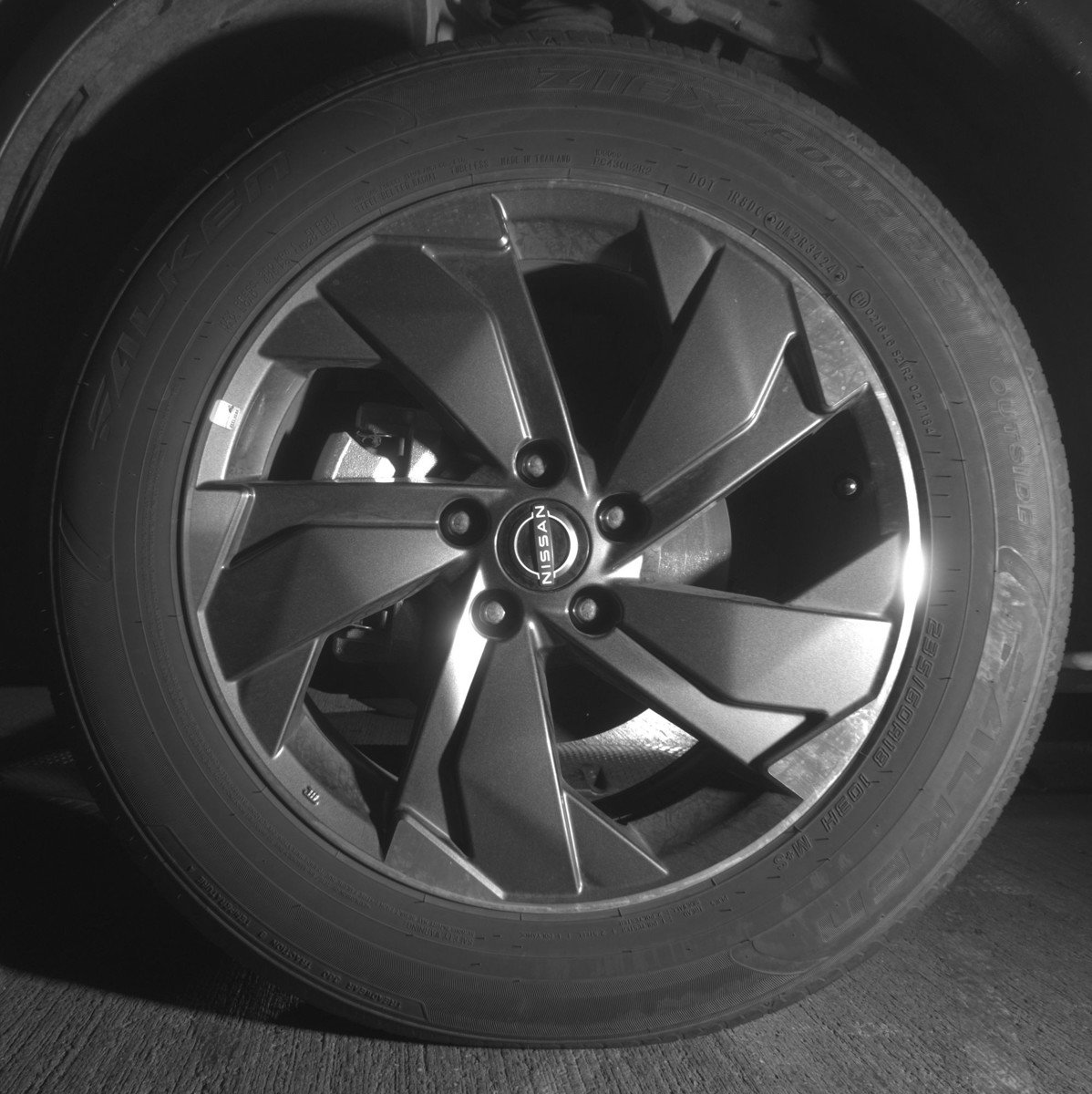 Used 2025 Nissan Rogue SV image 12