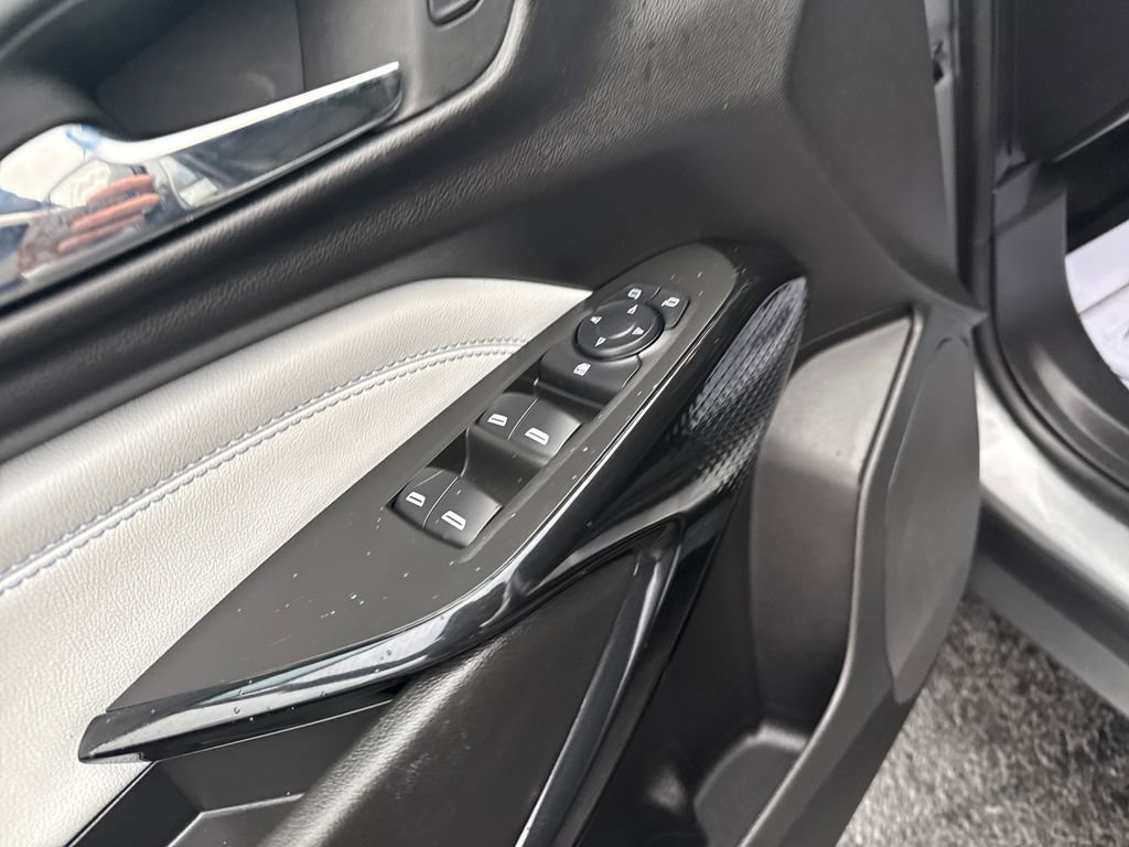 Used 2025 Chevrolet Trax LT w/ LT Convenience Package image 14