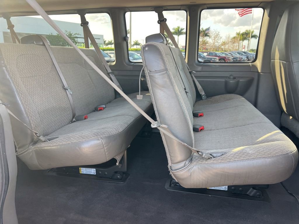 Used 2019 Chevrolet Express 3500 LT w/ LT Preferred Equipment Group RWD image 32