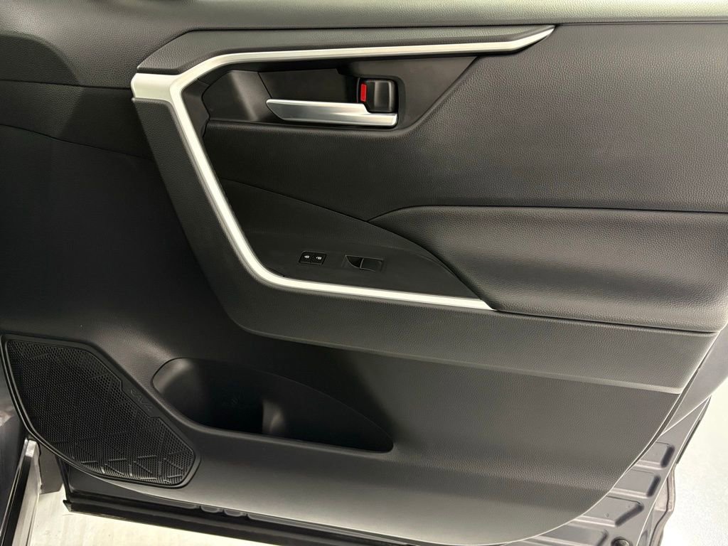 Used 2019 Toyota RAV4 XLE Premium image 43